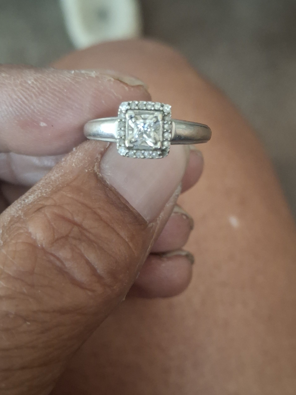 Vintage Style 10kt White Gold Diamond Wedding Ring